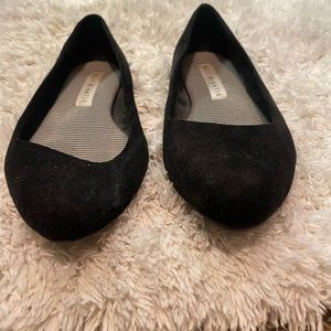 black ballet flats